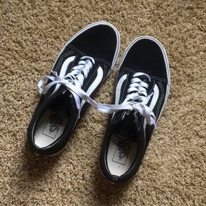 Barely Worn Black ‘Old Skool’ Skate Vans